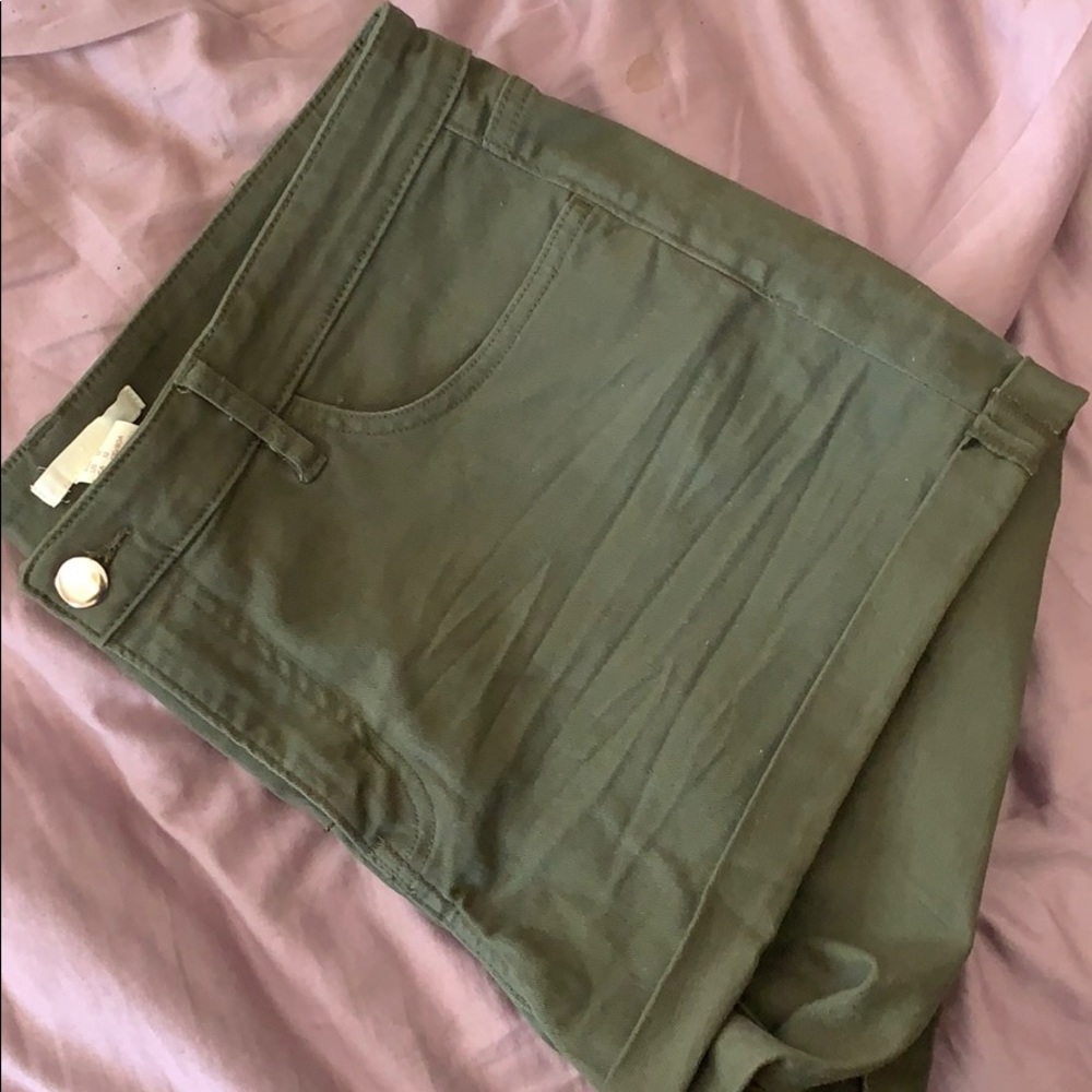 BRAND NEW - H&M Army Green Shorts